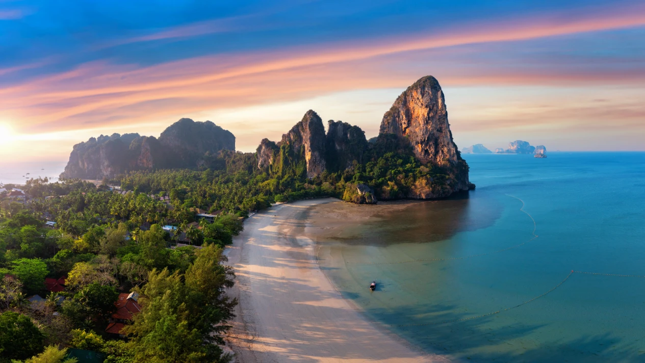 Book flights with major US airlines